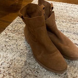 GB Ankle Boots